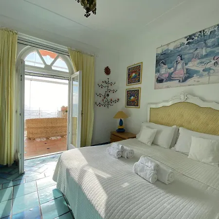 Teste Di Moro Villa Capri